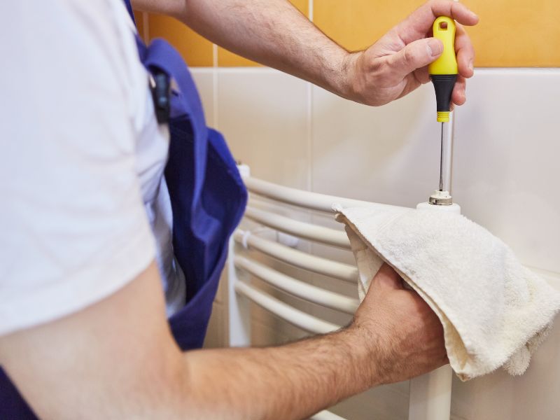 Installation d'un Radiateur Salle de Bain